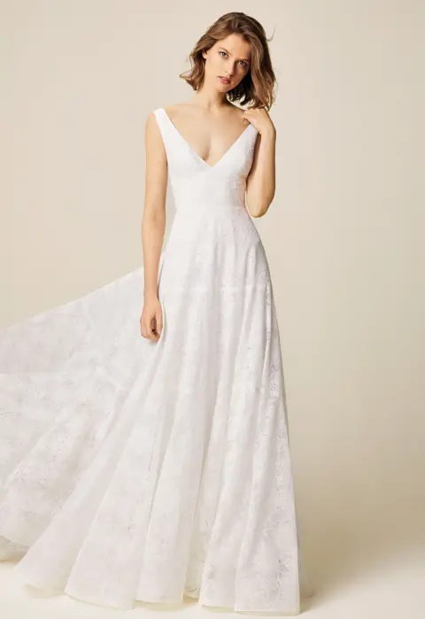 Brisa wedding gown at Bellissima Bridal