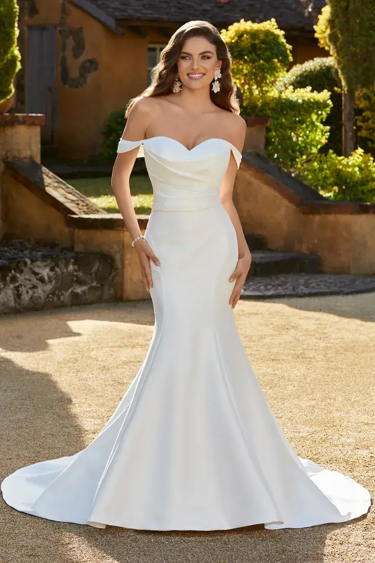 Zendaya at Bellissima Bridal — view 1