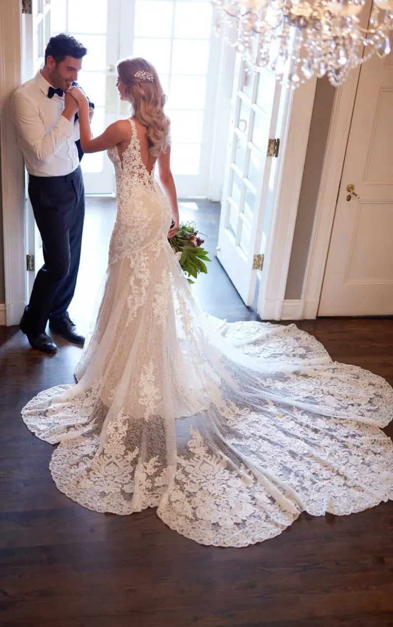 Do you know the Wedding Dress Silhouette that better looks in your body shape?